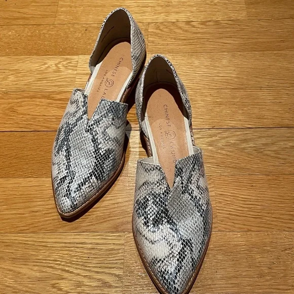 Shoes - Picture 2 of 4